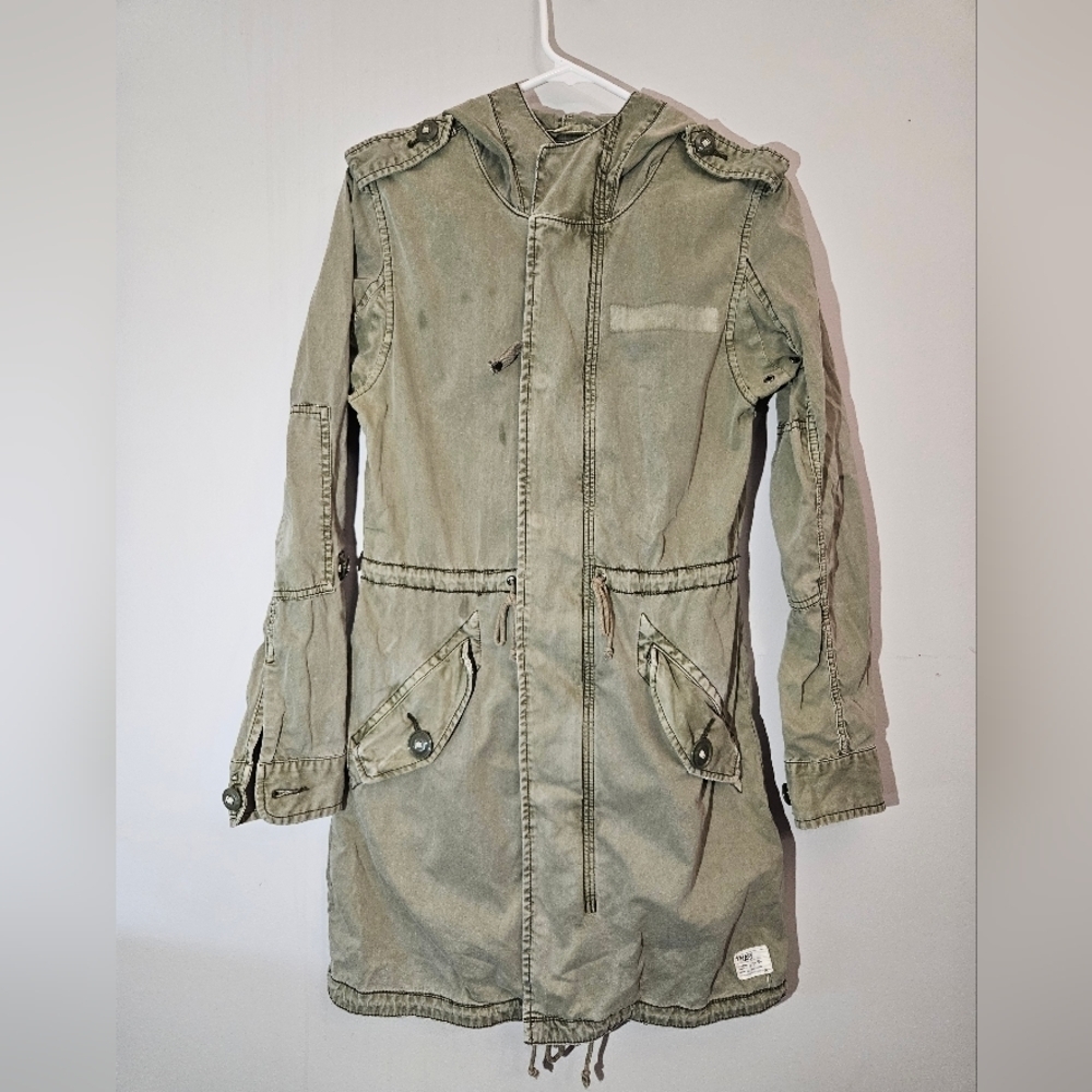 Aritzia TNA Utility/ Military Style Jacket. Green. SIZE XXS